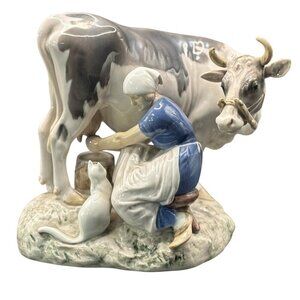 Bing & Grøndahl Denmark Porcelain Figurine Milk Maiden with Cat and Cow 2017